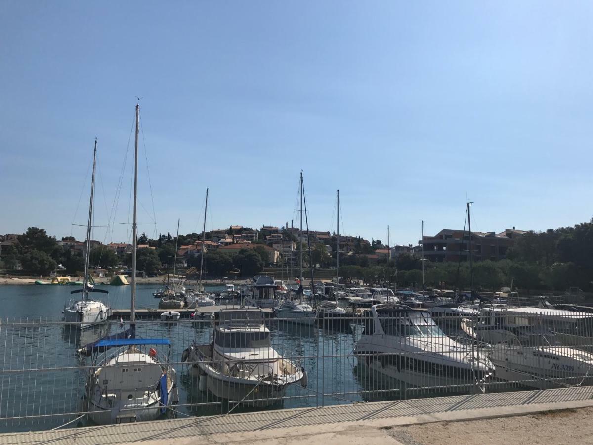 Apartmani Auer Pjescana Uvala Εξωτερικό φωτογραφία