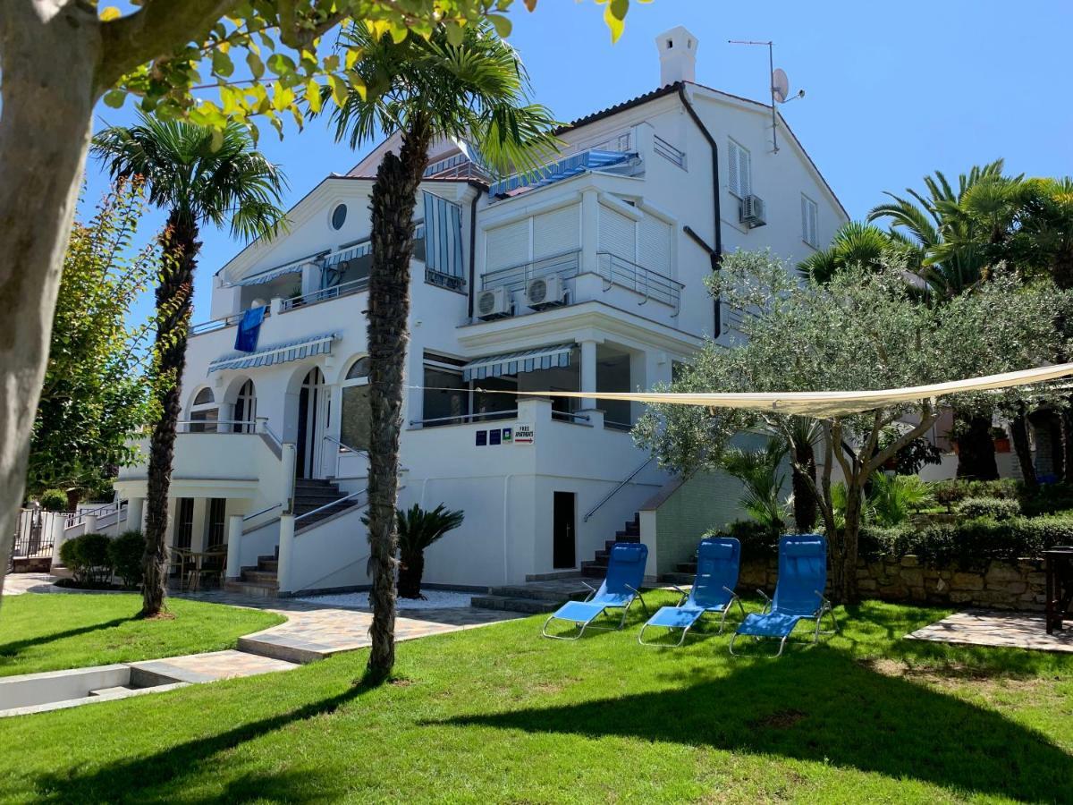 Apartmani Auer Pjescana Uvala Εξωτερικό φωτογραφία
