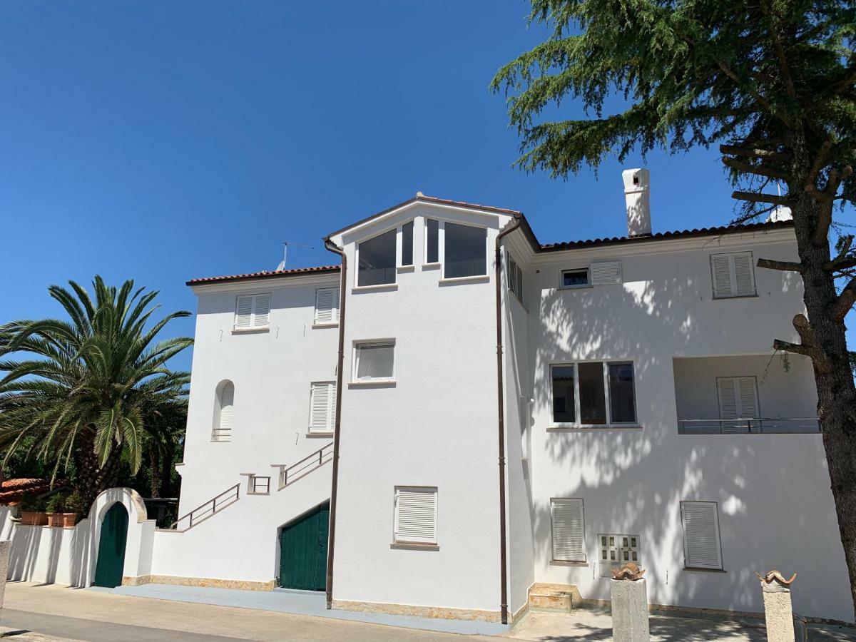 Apartmani Auer Pjescana Uvala Εξωτερικό φωτογραφία